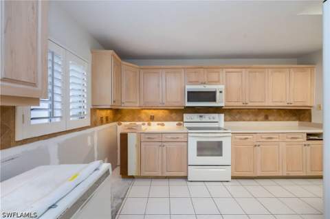 770 Waterford Dr 302, Naples FL - photo 8 of 50