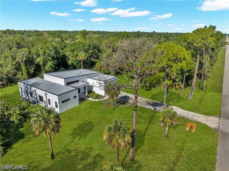 4 bedroom SingleFamilyResidence at 4070 24th Ave SE, Golden Gate Estates, Naples — photo 5