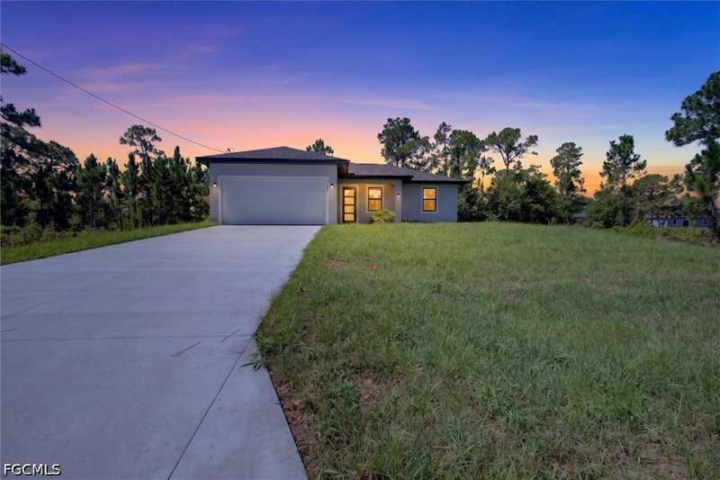3 bedroom SingleFamilyResidence at 1130 Dutchess St E, Lehigh Acres, Lehigh Acres — photo 1