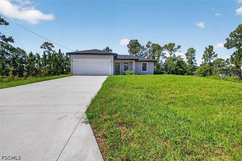 3 bedroom SingleFamilyResidence at 1130 Dutchess St E, Lehigh Acres, Lehigh Acres — photo 2