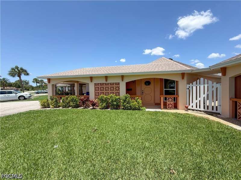 2 bedroom Detached at 323 Dania St, Village International Condo, Lehigh Acres — photo 1
