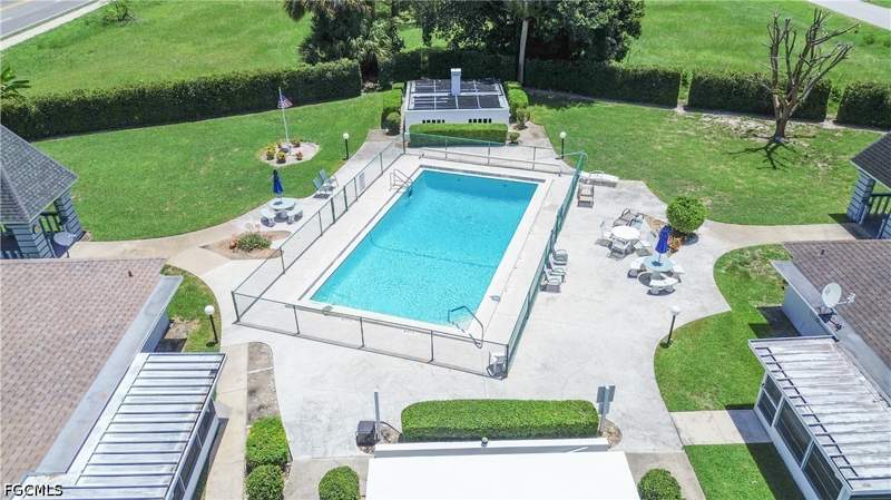 2 bedroom Detached at 323 Dania St, Village International Condo, Lehigh Acres — photo 5