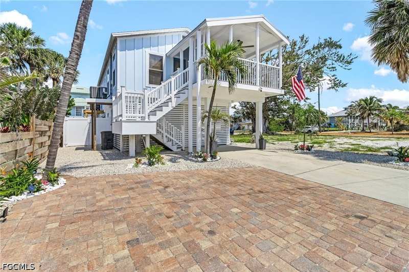 2 bedroom SingleFamilyResidence at 197 Madison Ct, Eucalyptus Park, Fort Myers Beach — photo 1
