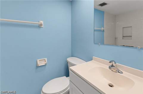 13 High Point Cir N 209, Naples FL - photo 20 of 33