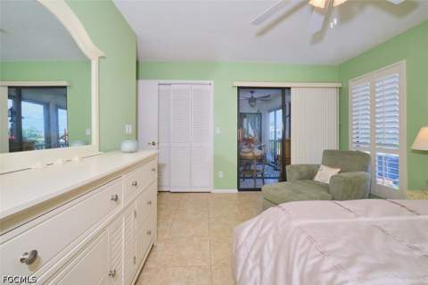 1905 SE 40th Ter 102, Cape Coral FL - photo 12 of 25