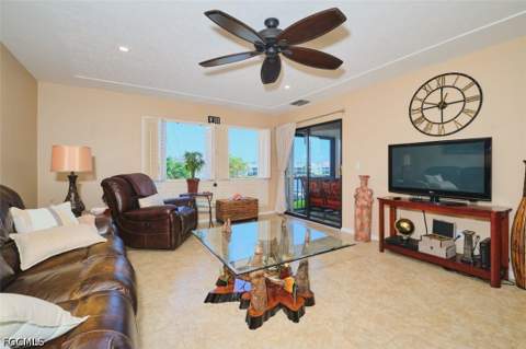 1905 SE 40th Ter 102, Cape Coral FL - photo 17 of 25