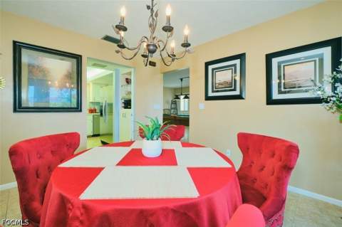 1905 SE 40th Ter 102, Cape Coral FL - photo 20 of 25