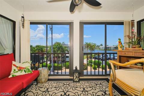1905 SE 40th Ter 102, Cape Coral FL - photo 23 of 25
