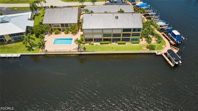 2 bedroom Condominium at 1905 SE 40th Ter 102, Vista Pointe Condo, Cape Coral — photo 4