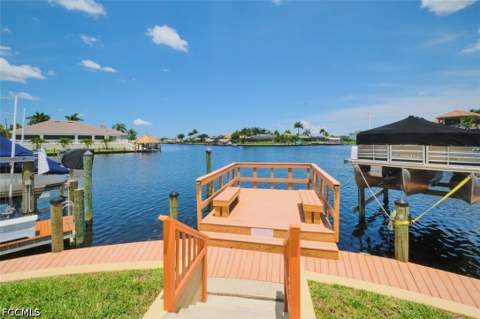 1905 SE 40th Ter 102, Cape Coral FL - photo 7 of 25
