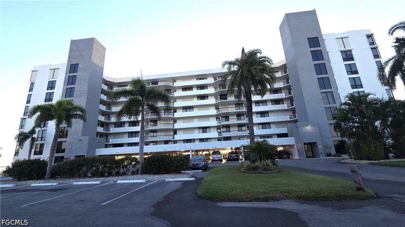 2 bedroom Condominium at 4253 Bay Beach Ln C6, The Palms Of Bay Beach, Fort Myers Beach — photo 1