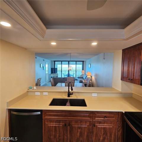 4253 Bay Beach Ln C6, Fort Myers Beach FL - photo 15 of 24