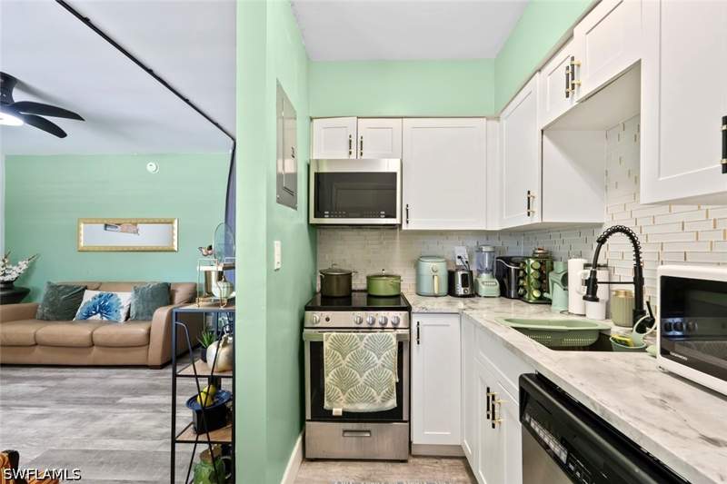 1 bedroom Condominium at 167 N Collier Blvd V9, Aquarius Apts Of Marco Island, Marco Island — photo 4