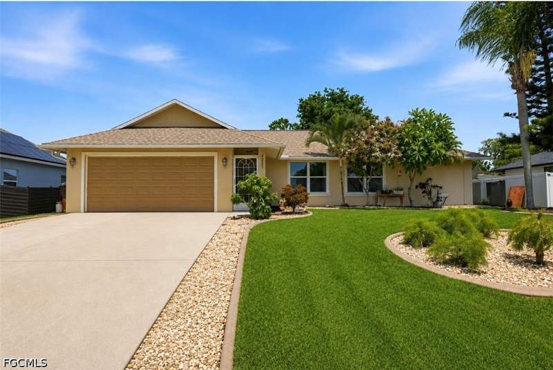 4 bedroom SingleFamilyResidence at 4321 SW 16th Pl, Cape Coral, Cape Coral — photo 2