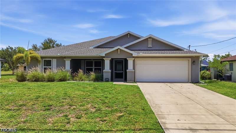 3 bedroom SingleFamilyResidence at 1927 NE 33rd St, Cape Coral, Cape Coral — photo 1