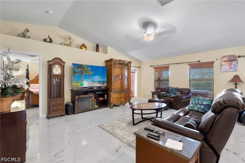 3 bedroom SingleFamilyResidence at 610 NE 12th St, Cape Coral, Cape Coral — photo 4