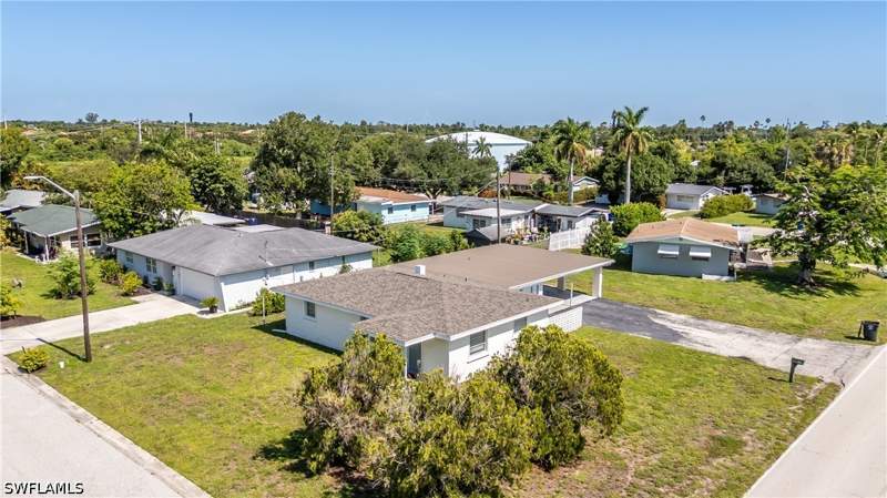 3 bedroom SingleFamilyResidence at 4220 Deleon St, Cushman Manor, Fort Myers — photo 2
