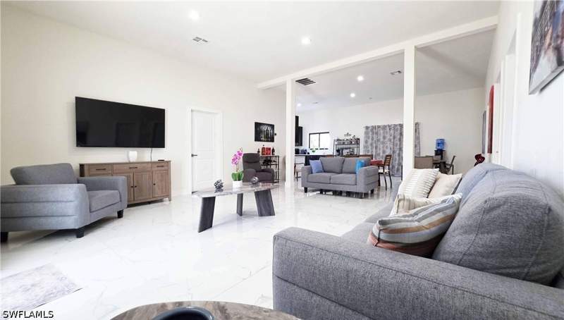 3 bedroom SingleFamilyResidence at 527 Perimeter, Montura Ranch Sec 36, Clewiston — photo 3
