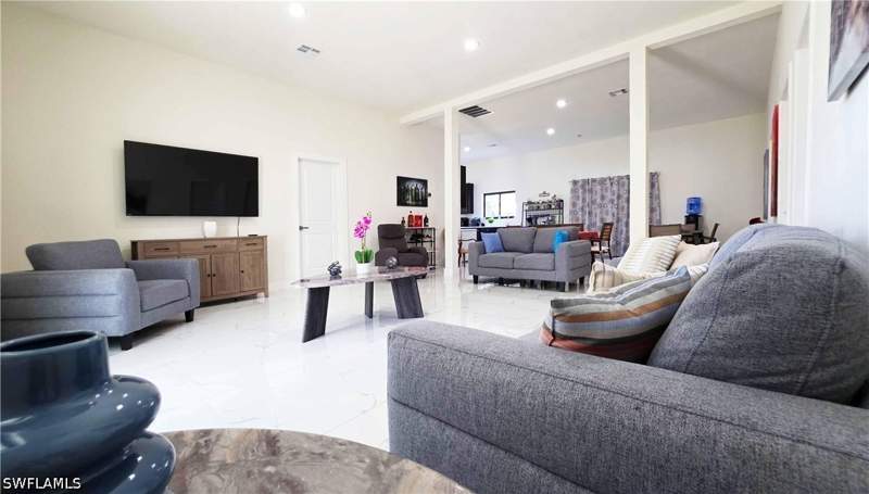 3 bedroom SingleFamilyResidence at 527 Perimeter, Montura Ranch Sec 36, Clewiston — photo 4