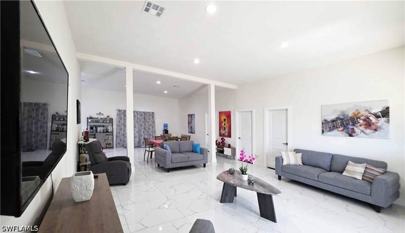 3 bedroom SingleFamilyResidence at 527 Perimeter, Montura Ranch Sec 36, Clewiston — photo 5