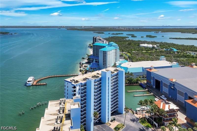 2 bedroom Condominium at 15031 Punta Rassa Rd 1105, Punta Rassa, Fort Myers — photo 4