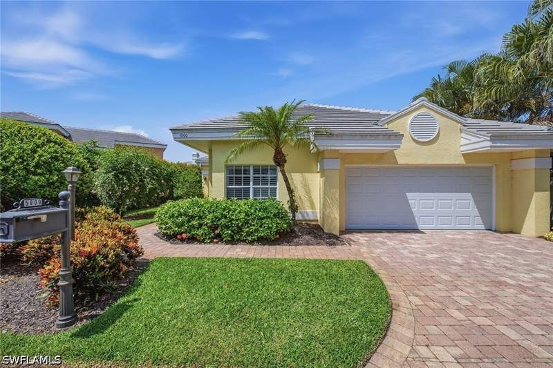 2 bedroom SingleFamilyResidence at 5900 Fountain Dr, Villa Verona, Naples — photo 2