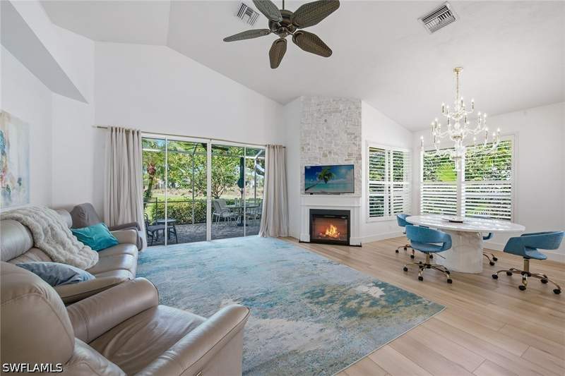2 bedroom SingleFamilyResidence at 5900 Fountain Dr, Villa Verona, Naples — photo 4