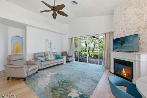 5900 Fountain Dr, Naples FL - photo 6 of 32