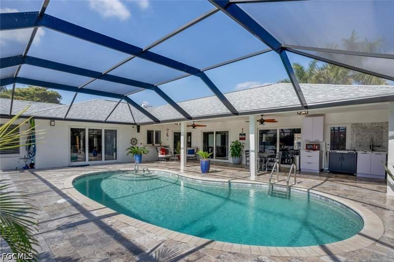 3 bedroom SingleFamilyResidence at 1026 S Town And River Dr, Town And River, Fort Myers — photo 2
