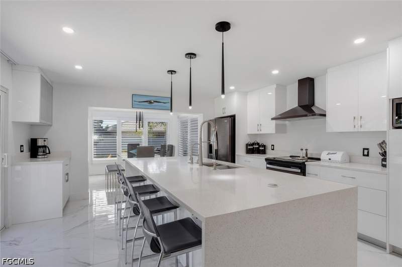 3 bedroom SingleFamilyResidence at 1026 S Town And River Dr, Town And River, Fort Myers — photo 5