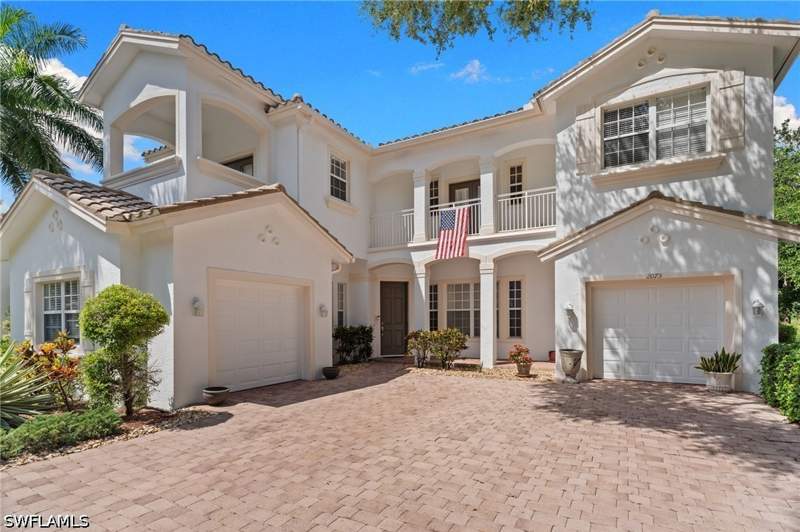 5 bedroom SingleFamilyResidence at 2075 Par Dr, Valencia Country Club, Naples — photo 4