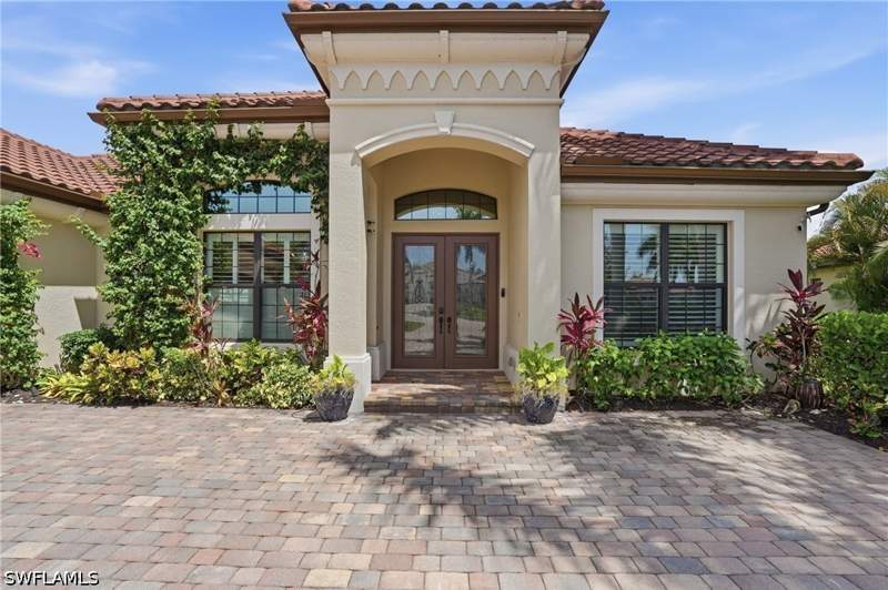 3 bedroom SingleFamilyResidence at 3266 Runaway Ln, Runaway Bay, Naples — photo 3