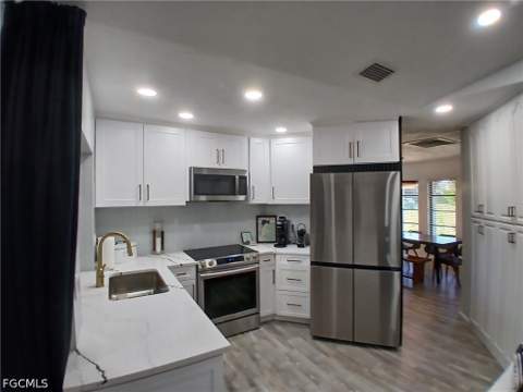 11300 Bridle Ln, Cape Coral FL - photo 8 of 38