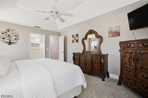 430 SW 44th Ter, Cape Coral FL - photo 10 of 48