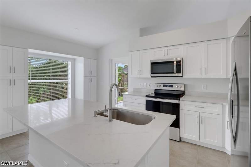 3 bedroom SingleFamilyResidence at 3340 33rd Ave NE, Golden Gate Estates, Naples — photo 4