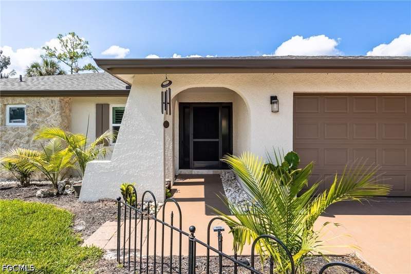 3 bedroom SingleFamilyResidence at 3680 Woodstork Ct, Heritage Farms, Fort Myers — photo 2