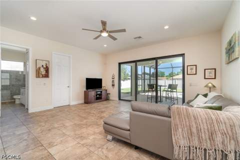 3137 SE 8th Ave, Cape Coral FL - photo 10 of 23