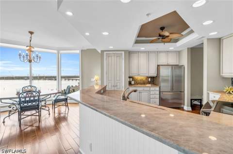 4137 Bay Beach Ln 585, Fort Myers Beach FL - photo 19 of 44
