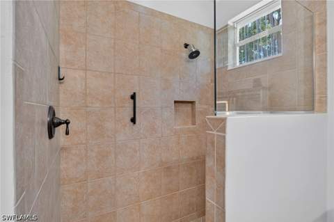 6062 Divot Ct, Naples FL - photo 24 of 41