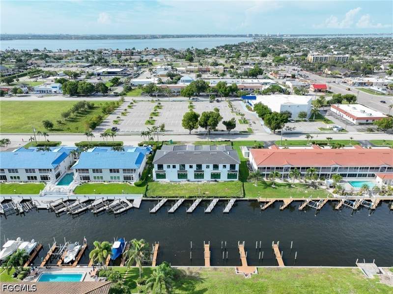 3 bedroom Townhouse at 1635 SE 46th Ln 102, Cape Coral, Cape Coral — photo 3