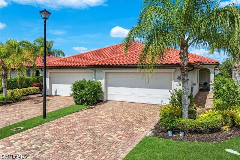 2 bedroom SingleFamilyResidence at 1427 Oceania Dr S, Artesia, Naples — photo 1