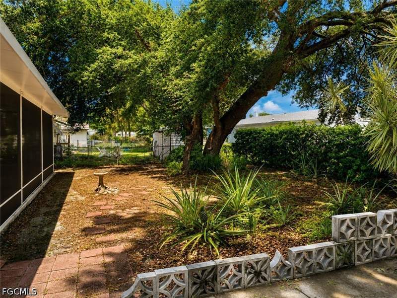 3 bedroom ManufacturedHome at 2501 Gail Helen Ct, Spring Woods M/H Subd, North Fort Myers — photo 3
