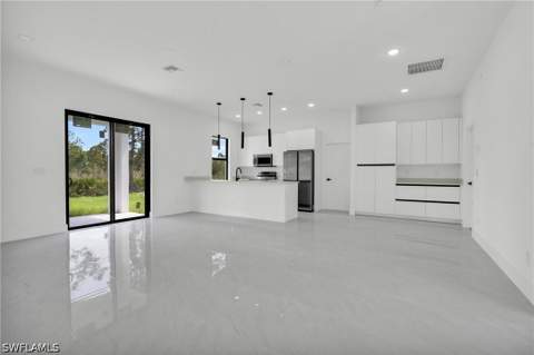 346 Ranchito Ave, Lehigh Acres FL - photo 13 of 29