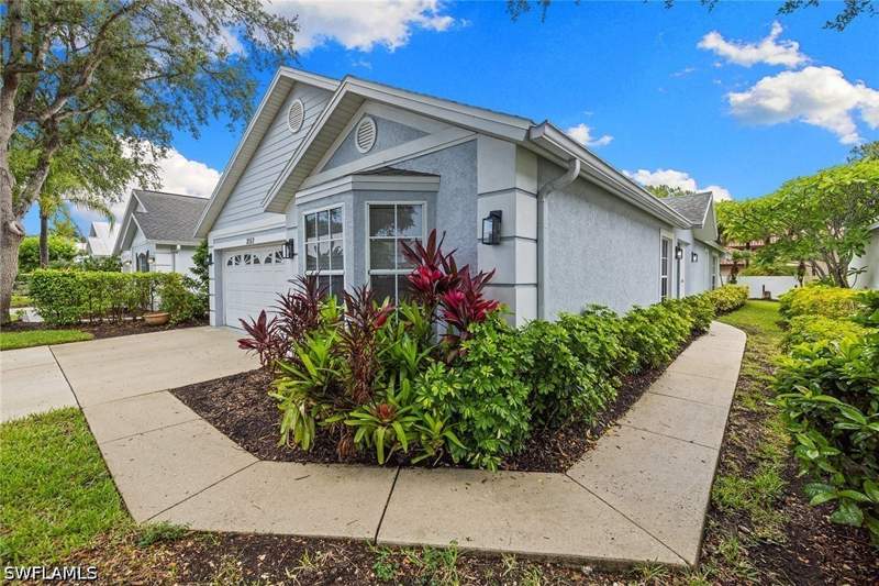 3 bedroom SingleFamilyResidence at 3157 Carriage Cir, Carriage Circle Of Naples, Naples — photo 2