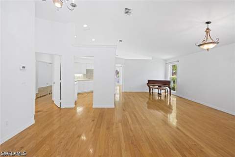 3157 Carriage Cir, Naples FL - photo 6 of 27