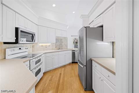3157 Carriage Cir, Naples FL - photo 8 of 27