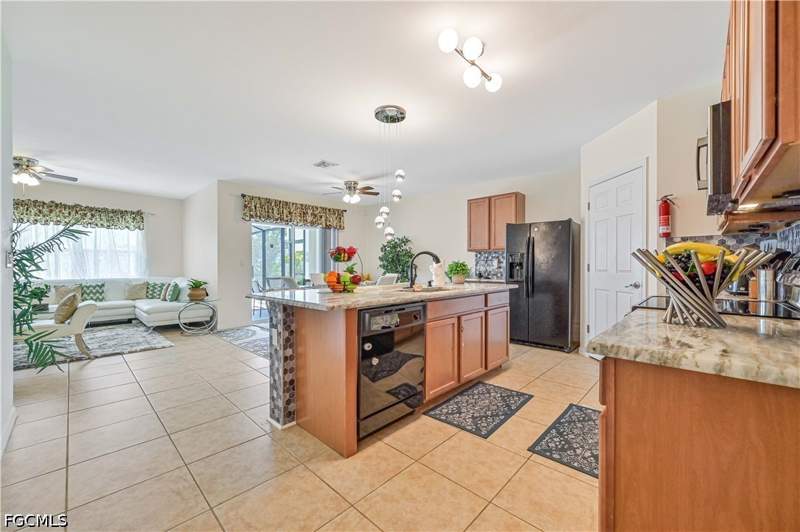 4 bedroom SingleFamilyResidence at 216 SW 29th St, Cape Coral, Cape Coral — photo 5