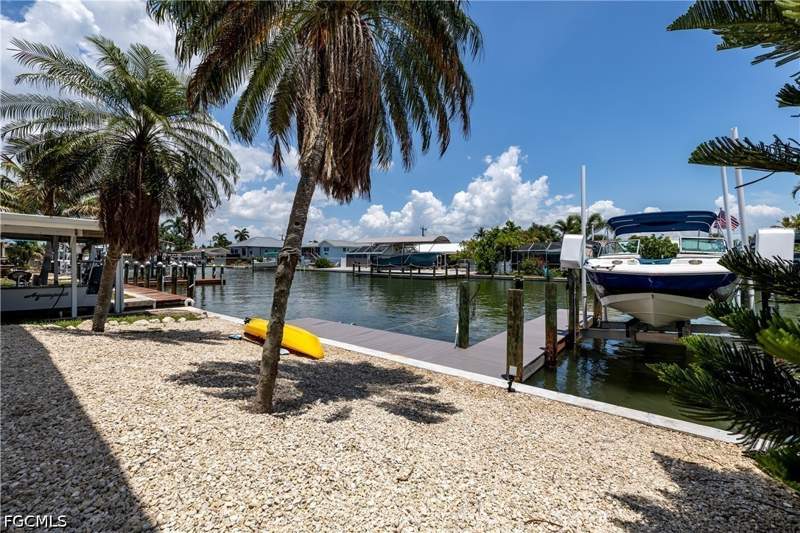 2 bedroom ManufacturedHome at 2452 York Rd, Gulfhaven, St James City — photo 3