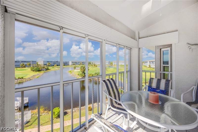 2 bedroom Condominium at 14871 Hole In 1 Cir Ph1, Golfview Golf & Racquet Club, Fort Myers — photo 4