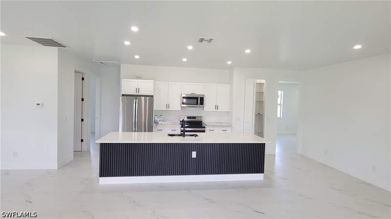3 bedroom SingleFamilyResidence at 3504 41st St SW, Lehigh Acres, Lehigh Acres — photo 2